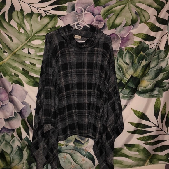 BOUTIQUE! 💋 hanging sleeved sweater - Picture 1 of 3